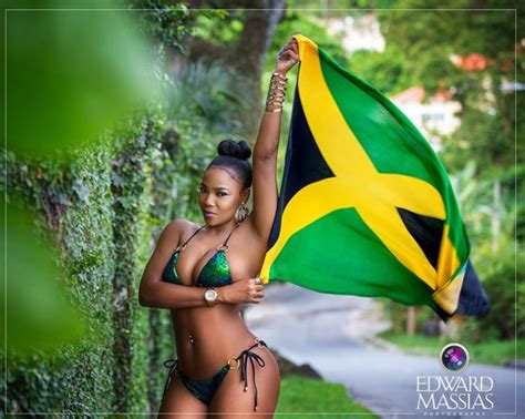 Jamaica In Beautiful Dark Skinned Women Jamaican Women Tropical Girl