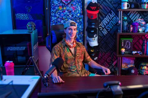 Esports Reporter And Youtube Personality Jake Lucky Talks Video Games