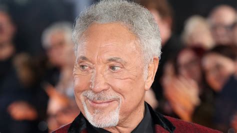 Sir Tom Jones Denies Rumours He Collapsed Before Cancelling Budapest