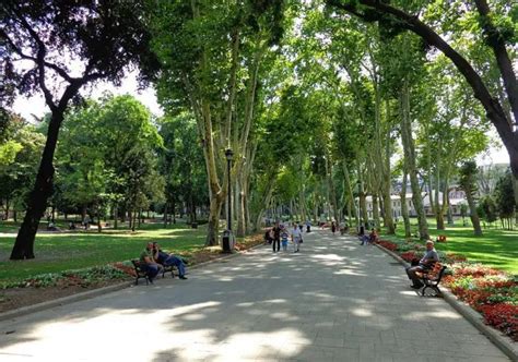 Guide To The Gulhane Park In Istanbul Oldest Park With Lush