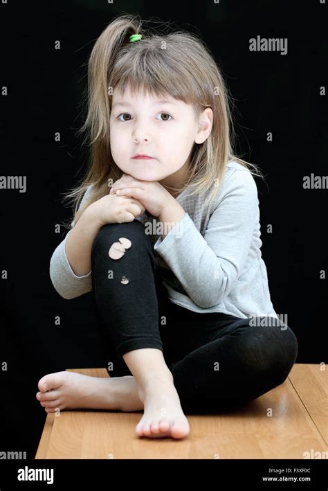 Nalga Niñas Pequeña Fotografías E Imágenes De Alta Resolución Alamy