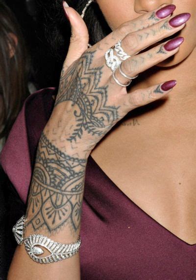 Rihanna ღ Rihanna Hand Tattoo Henna Tattoo Hand Henna Hand Tattoo