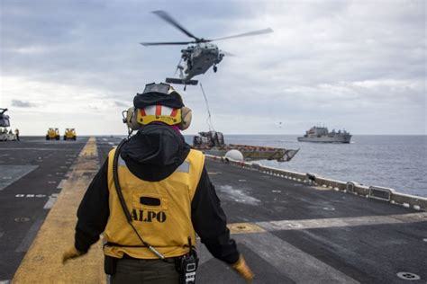 Us Carrier Group Two Amphibious Ready Groups Drill In Philippine Sea