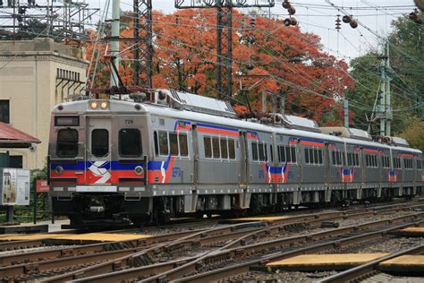 Septa Silverliner V With The Fall Colors Commuter Train Mass Transit