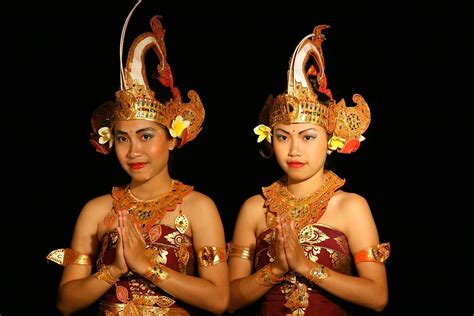 Balinese Dancers Traditional Balinese Dance Zeepack Flickr
