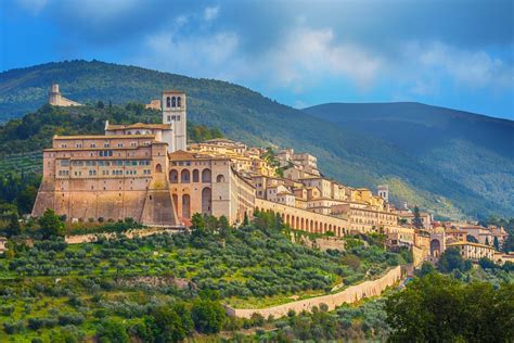 walk in the footsteps of saint francis in assisi