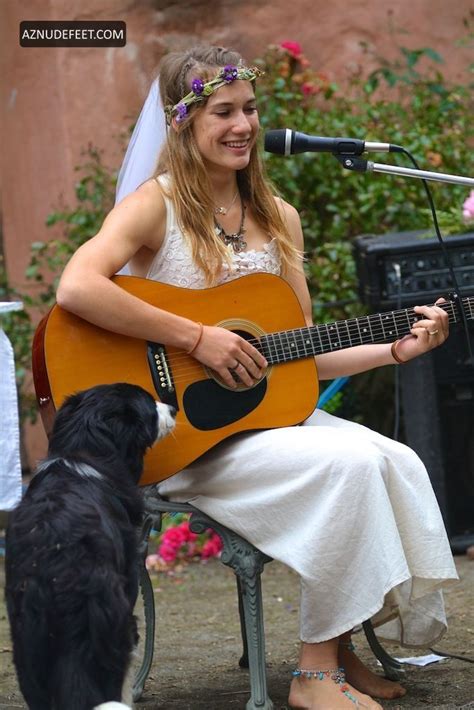 Laura Dekker Feet Aznudefeet