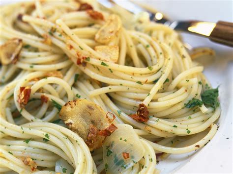 Pasta Aglio Olio E Peperoncino Rezept Eat Smarter