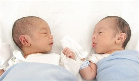 66 Ciri Ciri Hamil Anak Kembar Yang Tidak Anda Duga Id