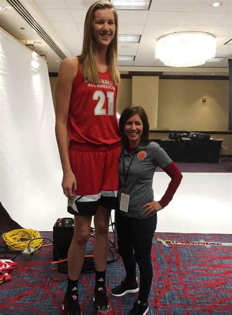 Tall Bb Player Compare By Lowerrider On Deviantart Tall Women Tall Girl Tall Girl Short Guy