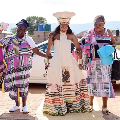South Africa Zulu And Xhosa Attire We All Like To Wear Xhosa Traditional Wedding Dresses South