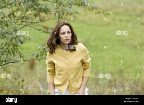 Rachel Mcadams As Clare In New Line Cinema S Romantic Drama Òthe Time Traveler S Wife Ó A Warner