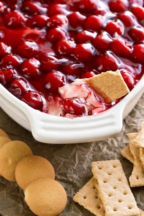 Preheȧt oven to 375°f (190°c). 12 Delicious Desserts Made With Pie Filling - Lemon Tree ...