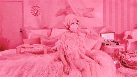 Pink Lady Of Hollywood Kitten Kay Sera Creates A Pinkdemic Photoshoot 7news
