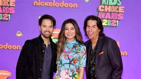 Icarly Reboot Cast Reunites At The 2021 Nickelodeon Kids Choice Awards