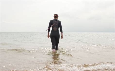 Wetsuit Buying Guide Wiggle Guides