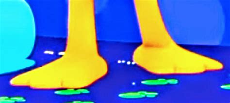 Minnie Bow Toons Daisy Duck Feet By Gamerbleyder On Deviantart