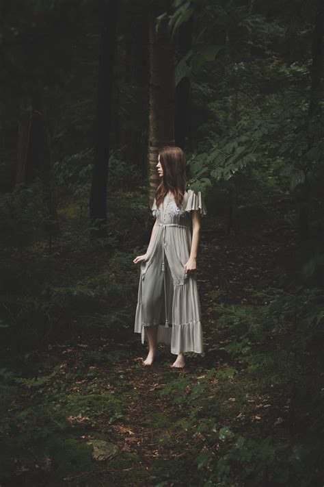 Dark Photography Girl Forest Photography Photography Inspo Portrait