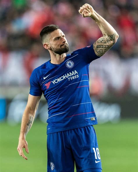 Olivier giroud chelsea'ye transfer oldu. Olivier Giroud SLAMS Chelsea fans for Mohamed Salah racial ...