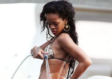 Rihanna Shows Off Banging Body In Tiny Bikini Photo Urban Islandz