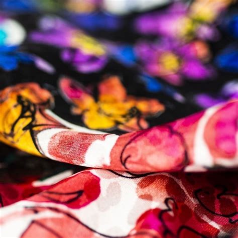 Floral Print On Silk Carnet Style Ss 2020 C16542 Carnet