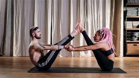 Dez posições de yoga que podem tornar o sexo muito mais prazeroso