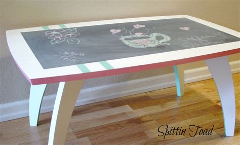 But let me tell you when i first saw this table, all i saw was a beat up table that i wasn't sure was worth saving. Spittin Toad: Awesome Chalkboard Coffee Table