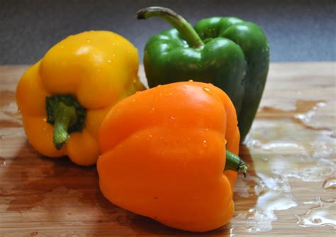 Is It True That Male And Female Green Peppers Taste Different Walter Reeves The Georgia Gardener