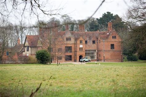A Look At Jamie Olivers New £6million Towie Mansion With A Pool And