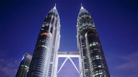 Petronas Twin Towers In Kuala Lumpur Expediaca