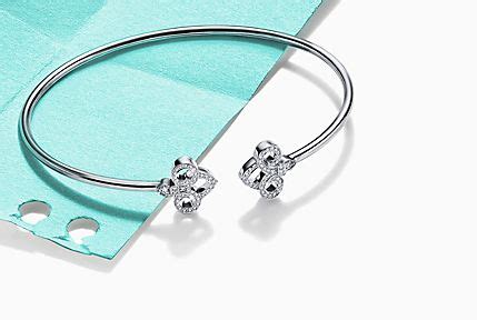 We may earn commission from the links on this page. Shop Tiffany Gifts $250 & Under | Tiffany & Co.