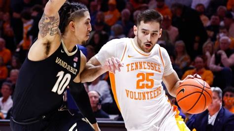Tennessee Mens Basketball Up To No 16 In Ap Top 25 After 7 Wins In 8