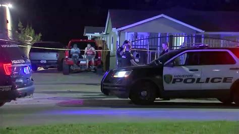 Woman Shoots And Kills Suspected ‘peeping Tom Outside Texas Home