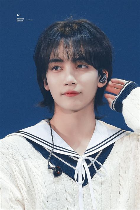 Seventeens Jeonghan Makes Fans Swoon With His Lovely New Hair Style