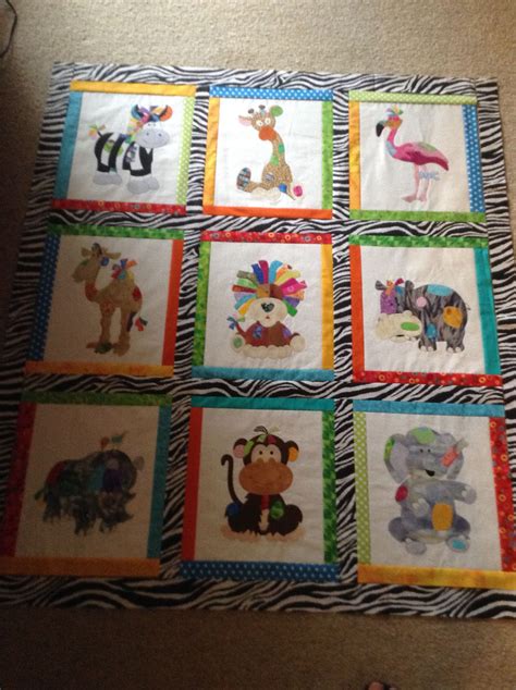 Animal Quilt For Baby With Zebra Sashings 2015 Animal Quilts Baby