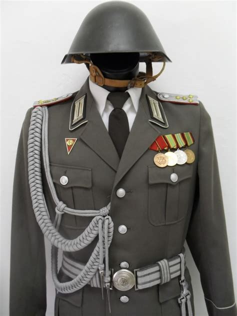 Filearmy battle dress uniforms of bundeswehr 2. NVA grenztruppen gefreiter dienstuniform | German uniforms ...