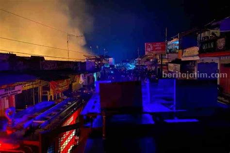 Damkar Malang Kediri Tulungagung Padamkan Kebakaran Pasar Kesamben Blitar
