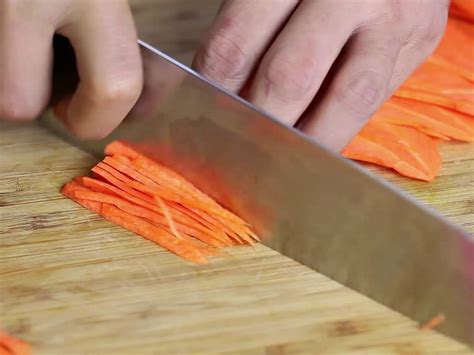 Peel the carrots and cut into 8cm lengths. How to Julienne Carrots: 8 Steps (with Pictures) - wikiHow