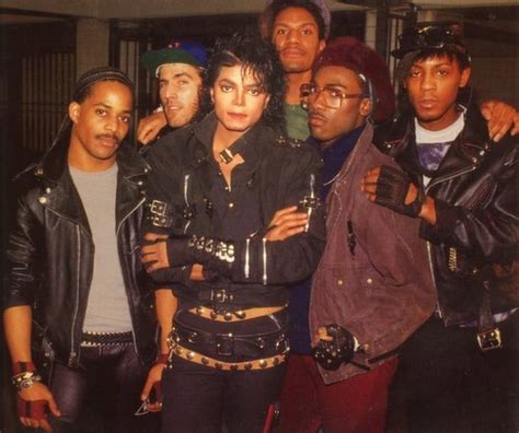 Micheal Jackson Throwing Up The Crip Gang Sign With The Broadway