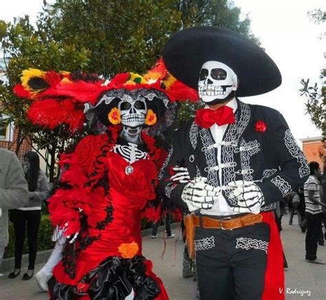 Sint Tico Foto Disfraz Del Charro Negro Para Dia De Muertos Mirada Tensa