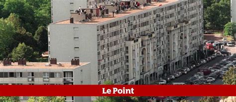 L'un des organisateurs appellent à respecter une minute de silence. Il ne supporte pas le viol de sa femme et la tue - Le Point