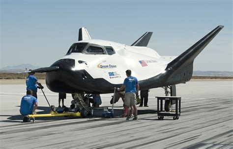 Dream Chaser Nasa Unmanned Spacecraft And The New Competitor Spacex