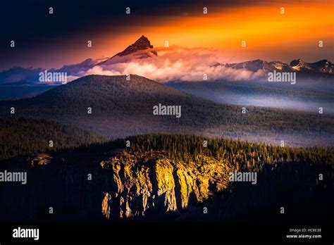 Mt Thielsen At Sunrise Crater Lake National Park Oregon Stock Photo Alamy