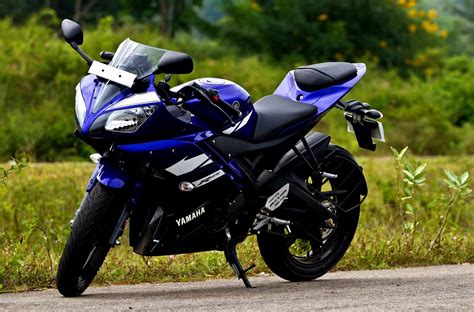As for the claimed fuel efficiency, the yamaha r15 v3.0 petrol variant returns 30.00 kmpl. pic new posts: Yamaha R15 V2 Hd Wallpapers
