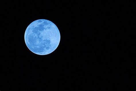 From longman dictionary of contemporary englishonce in a blue moononce in a blue mooninformalrarely very rarely it only happens like this once in a blue moon. Why you shouldn't use the phrase 'once in a blue moon ...