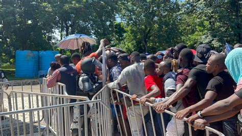 Migrantes Haitianos Irrumpen En Oficinas De Refugiados En Tapachula México Notigram