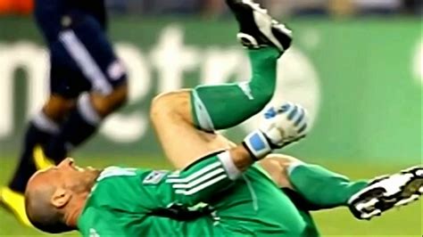 28 Of The Most Gruesome Sporting Injuries Of All Time Viralwalrus