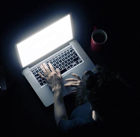 cybersex là gì làm sao để “vui chơi” online mà vẫn an toàn thoải mái viết bởi learn english