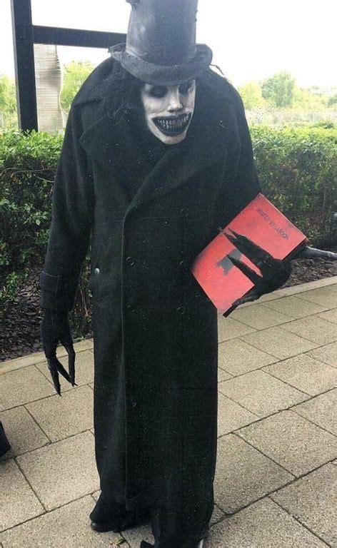 This Very Accurate Babadook Cosplay Creepy COSPLAY IS BAEEE Tap The Pin Now To Scary