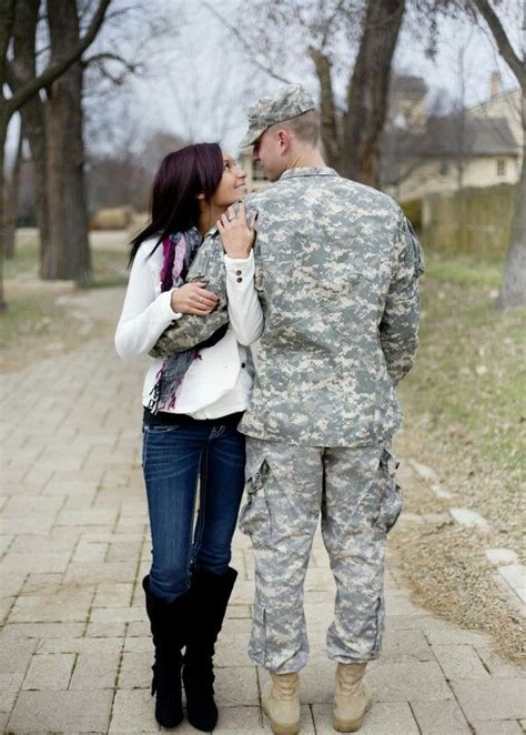 Pin By Morgan Neuens On Deployment ♡ Military Couple Pictures Military Couple Photography